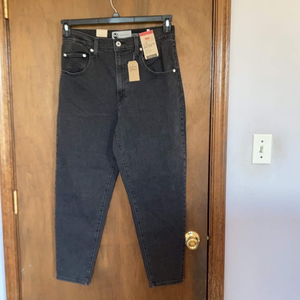 Levi’s mom jean high waisted tapered leg retro denim jean size 29 or 31 - Picture 9 of 17